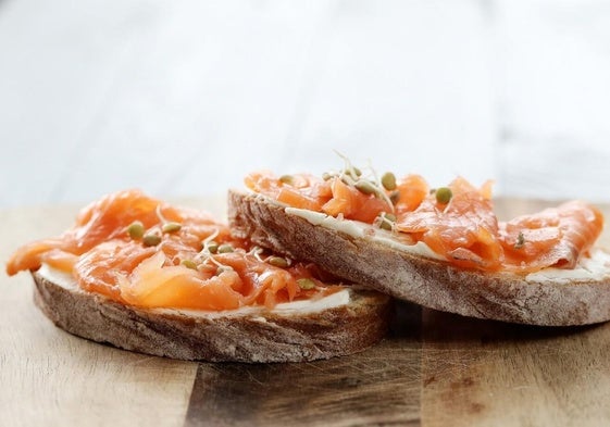 Tosta de salmón y aguacate.