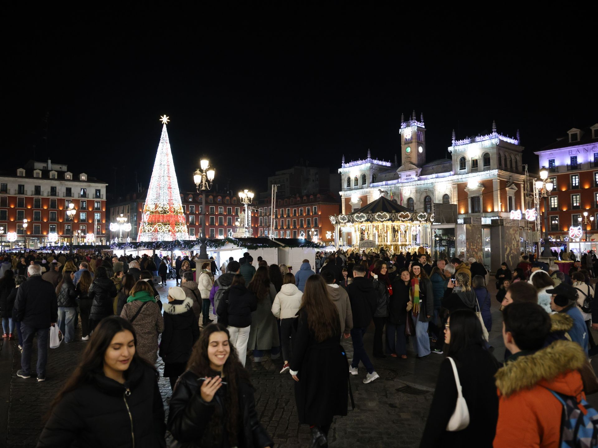 Un recorrido en imágenes por las luces de Navidad en Valladolid