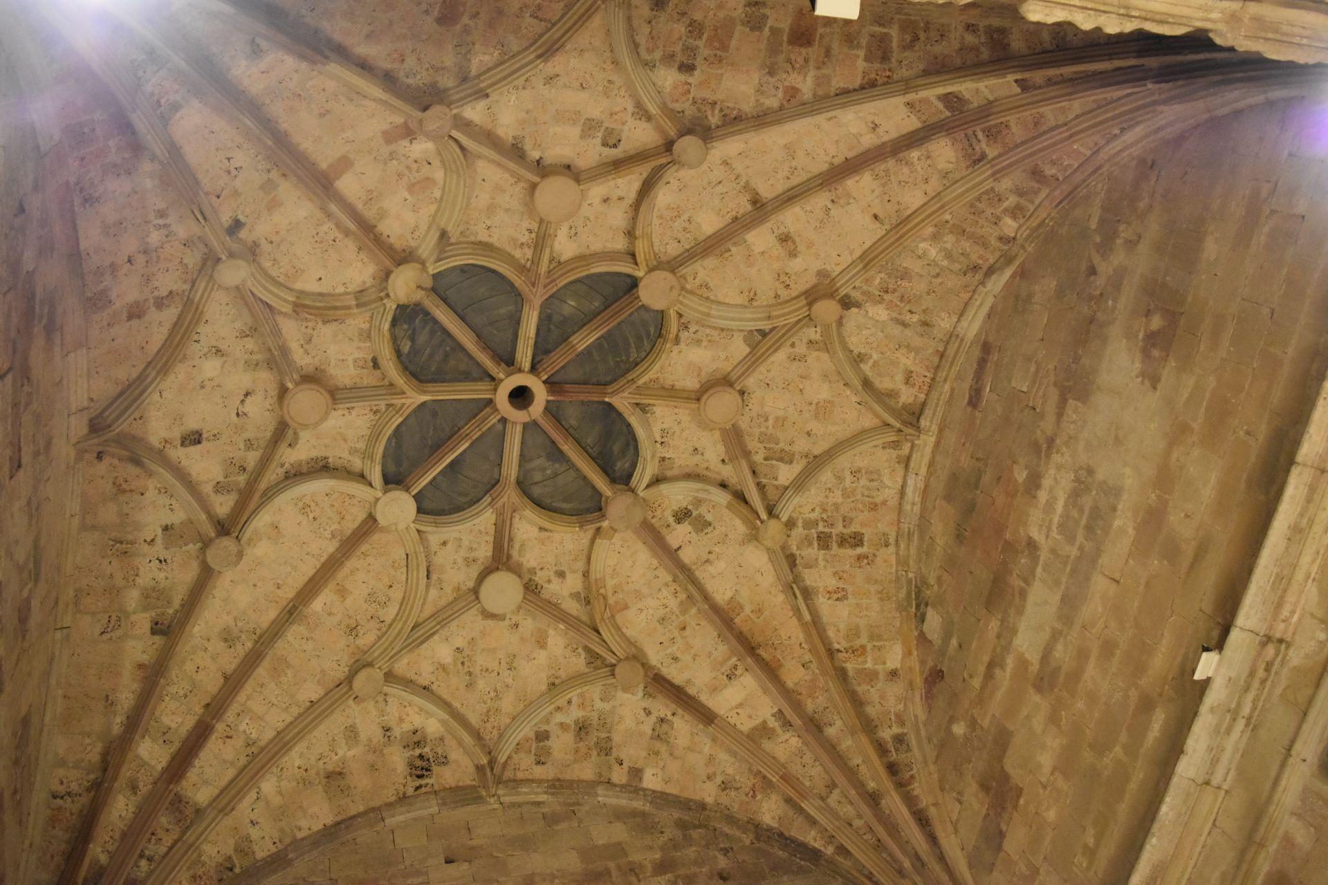 Una visita nocturna por el monasterio de Aguilar