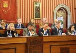 El equipo de Gobierno Municipal durante la moción de confianza.