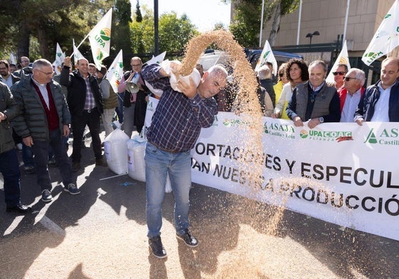 Concentración convocada por Asaja y la Alianza UPA-COAG el pasado octubre en Valladolid.