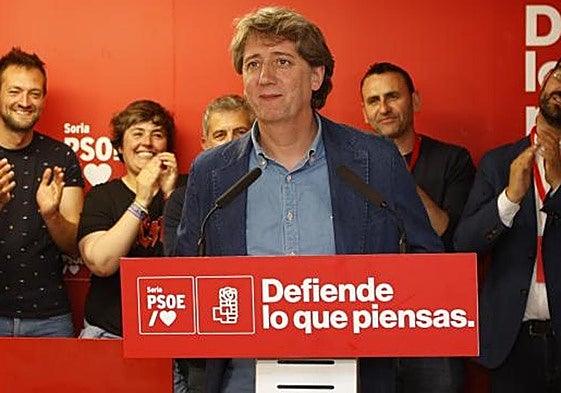 El alcalde de Soria, Carlos Martínez, tras su victoria en las elecciones municipales de mayo.