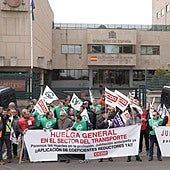 El 95% de los trabajadores de Auvasa secunda la huelga en su segunda jornada