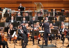 El violista residente Antoine Tamestit, durante el concierto.