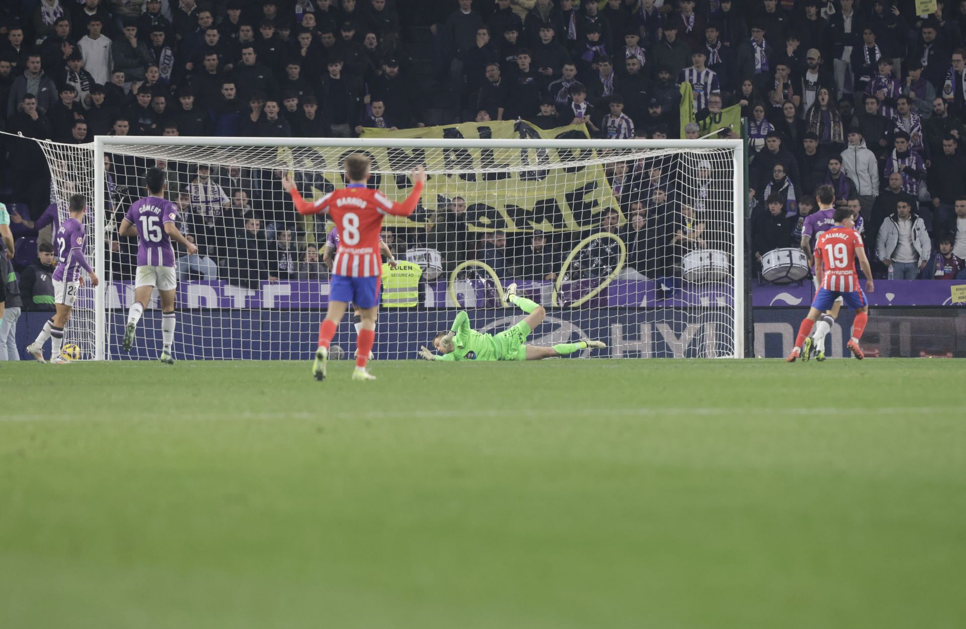 La derrota del Real Valladolid frente al Atlético de Madrid, en imágenes