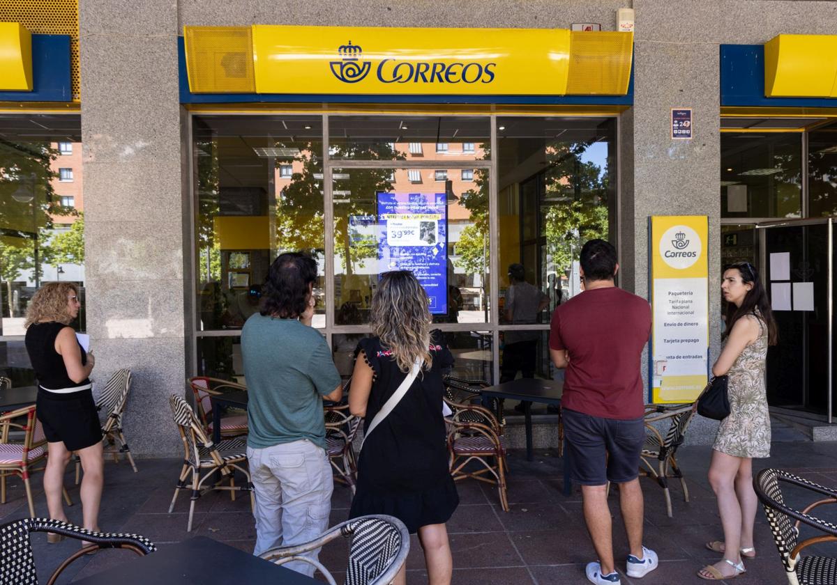 Piden contratar 120 trabajadores más en Correos para afrontar las Navidades