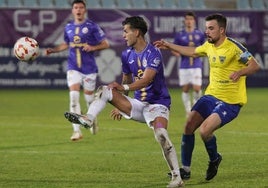 Dieguito, bigoleador del Palencia Cristo ante el Atlético Mansillés.