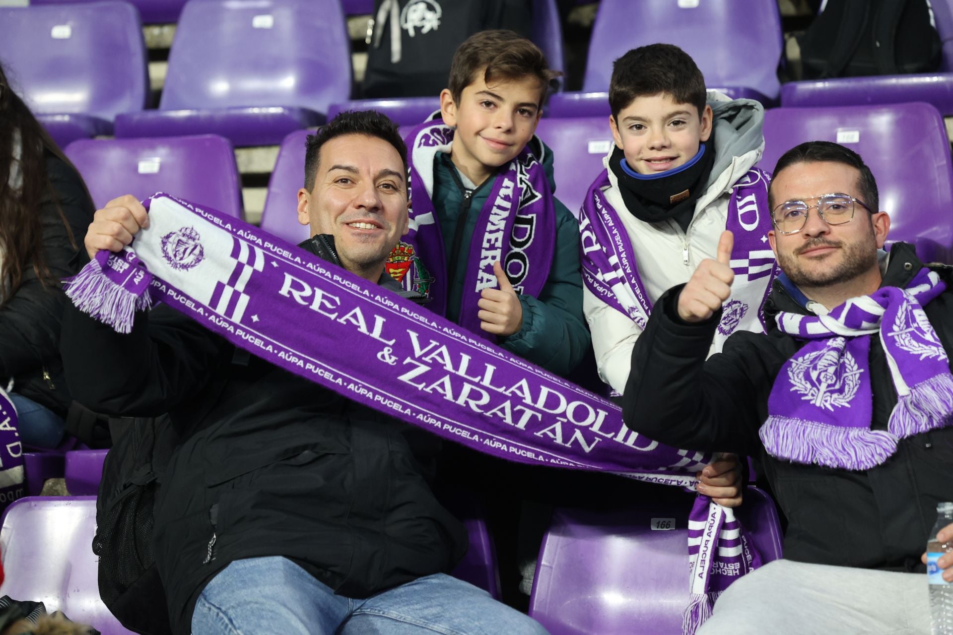 Búscate en la grada del estadio José Zorrilla (1/4)