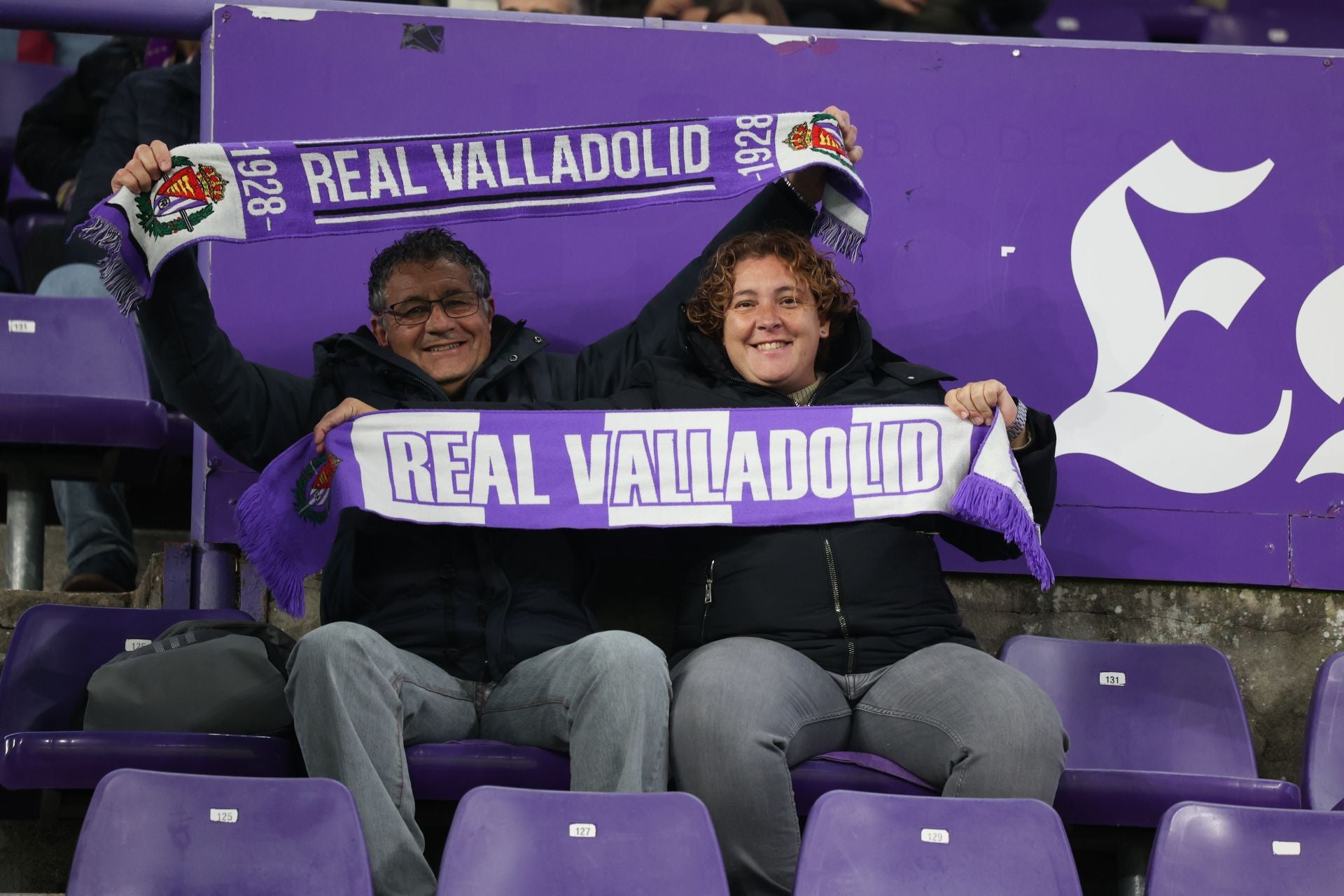 Búscate en la grada del estadio José Zorrilla (1/4)