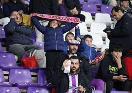 Búscate en la grada del estadio José Zorrilla (1/4)