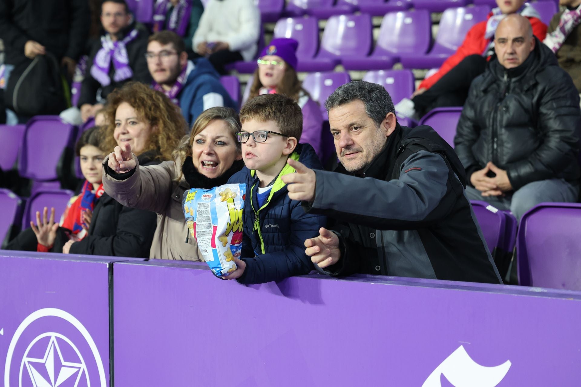 Búscate en la grada del estadio José Zorrilla (2/4)