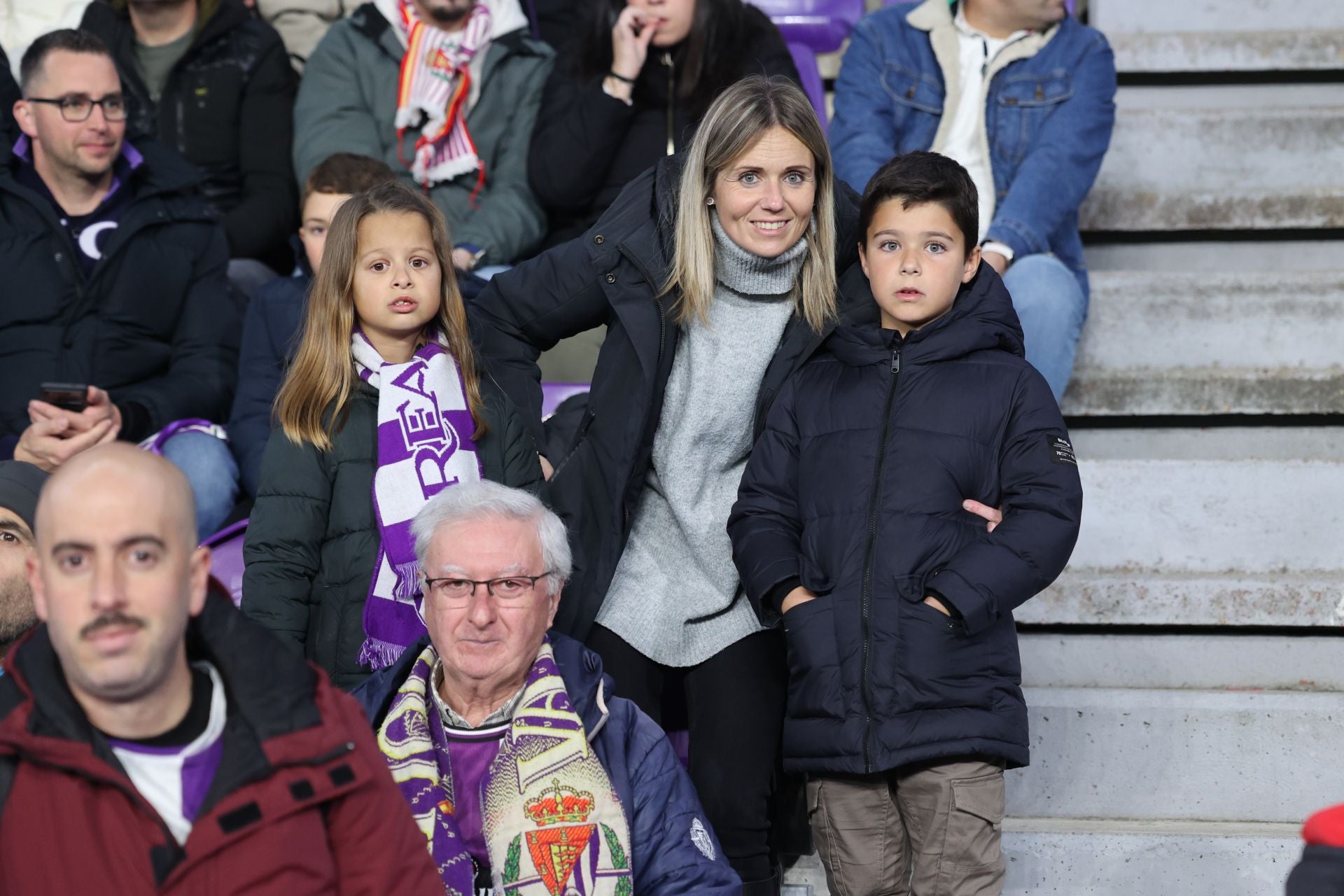 Búscate en la grada del estadio José Zorrilla (2/4)