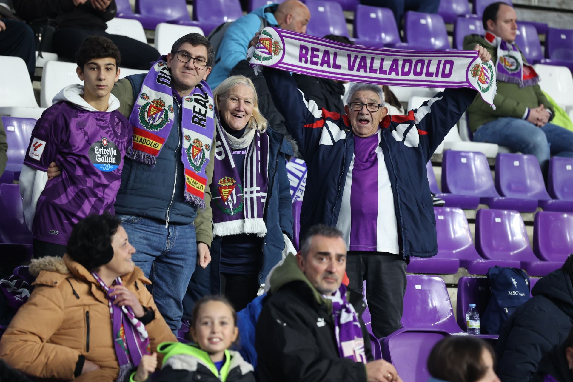 Búscate en la grada del estadio José Zorrilla (2/4)