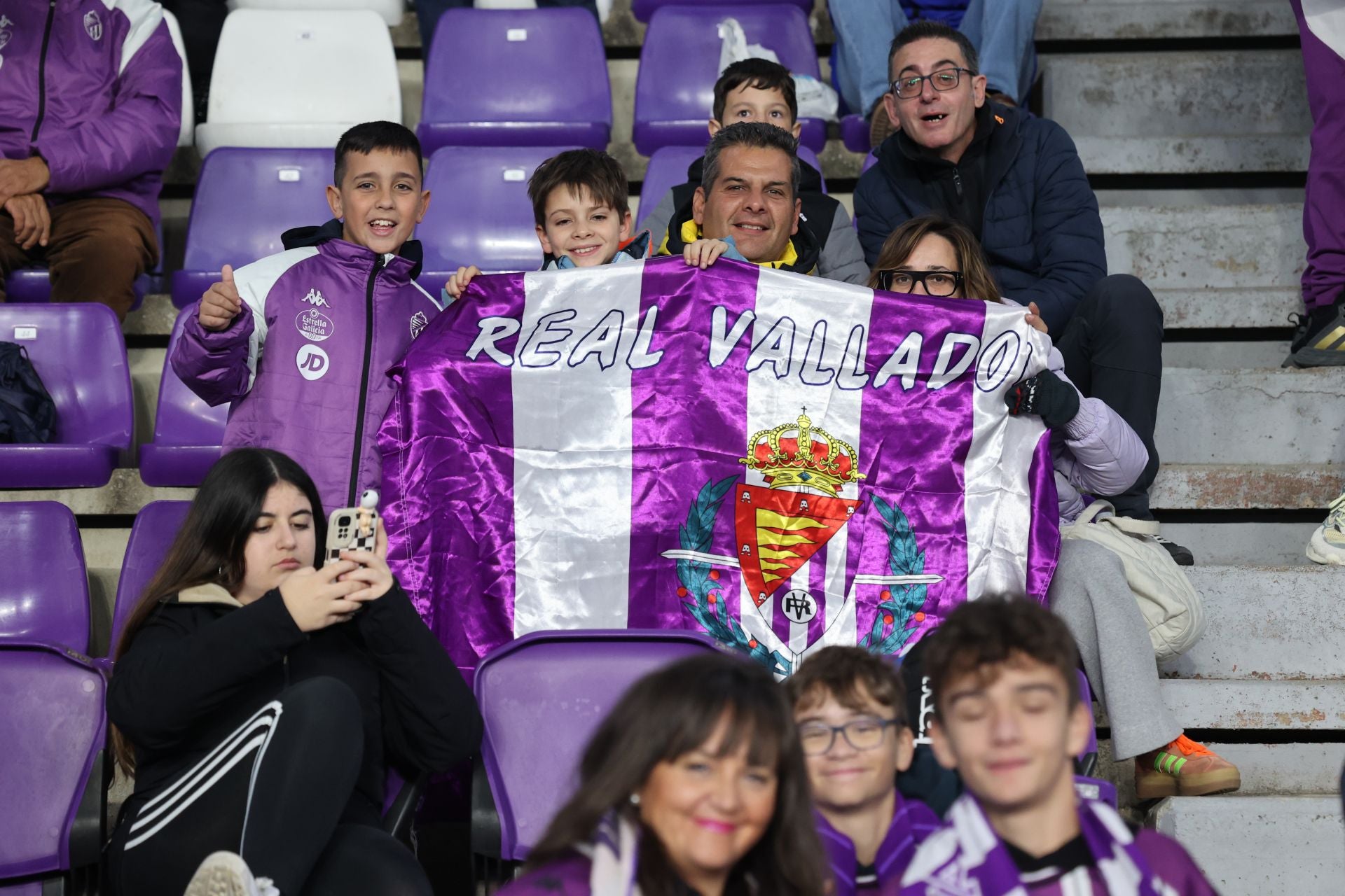 Búscate en la grada del estadio José Zorrilla (3/4)