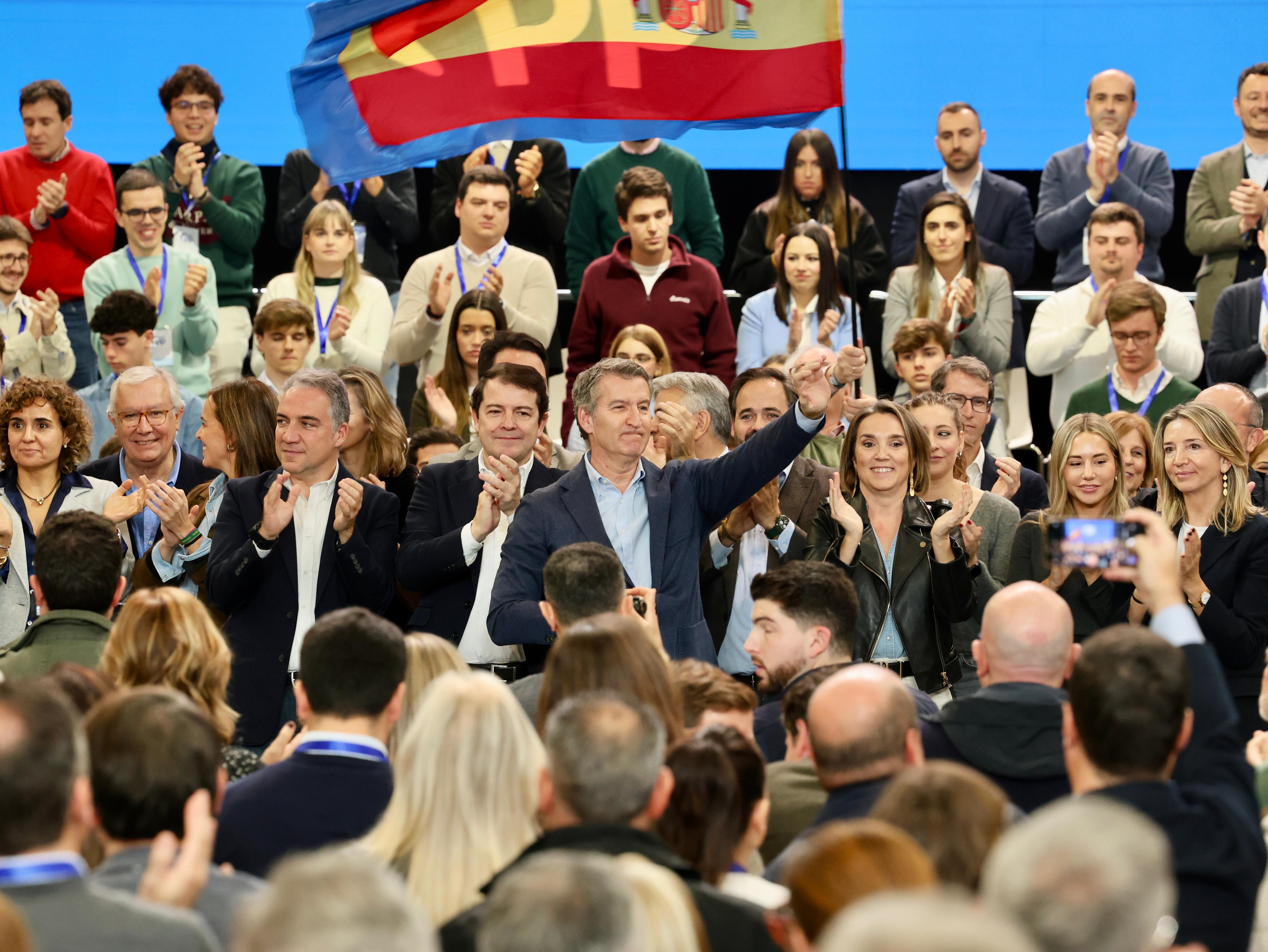 Las mejores imágenes de Feijóo y Mañueco en el acto del Partido Popular