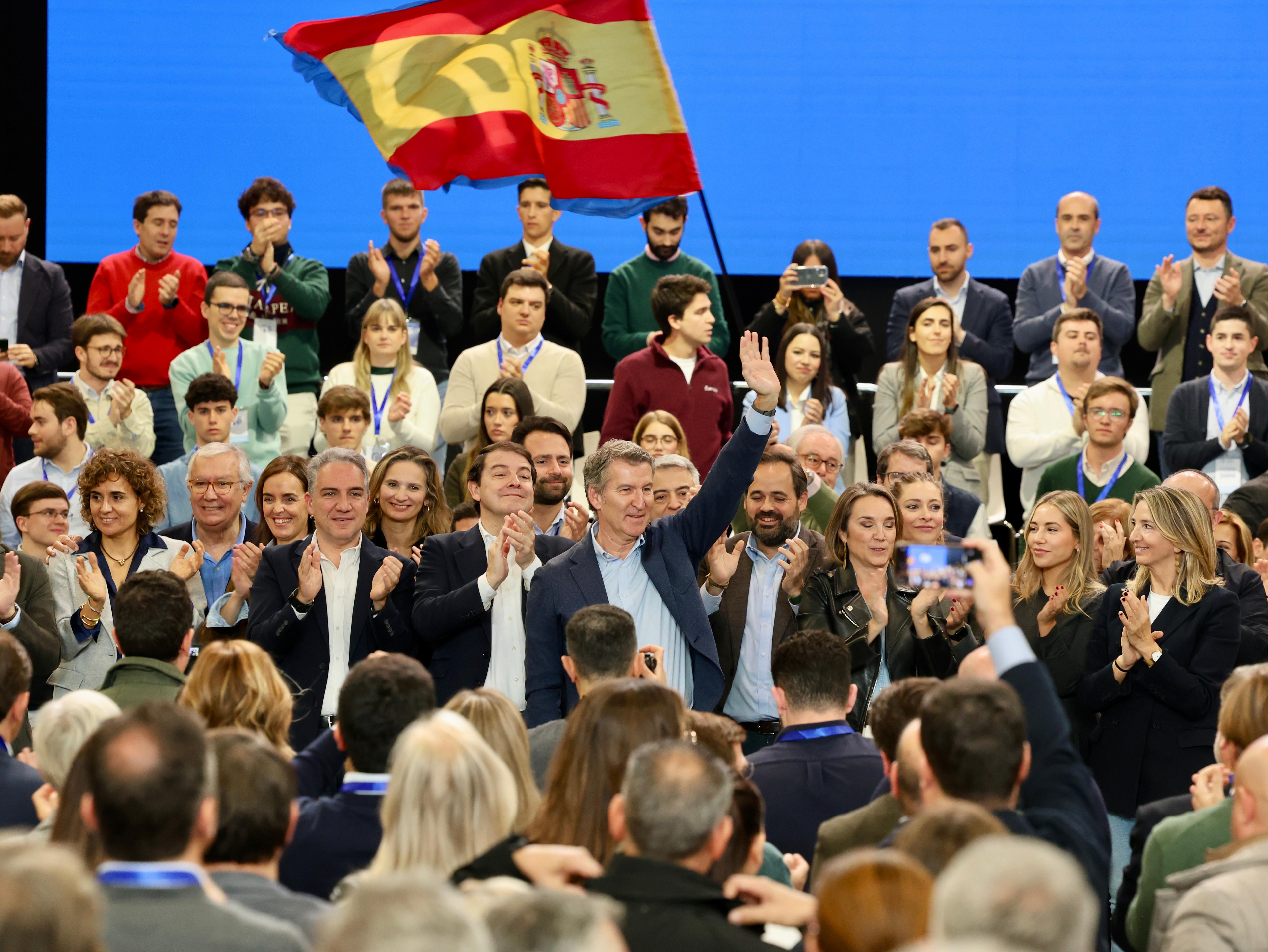 Las mejores imágenes de Feijóo y Mañueco en el acto del Partido Popular