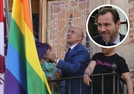 Jesús Julio Carnero, en 2015, iza la bandera arcoíris en el balcón de la Diputación cuando era su presidente. Arriba, el exalcalde y ministro Óscar Puente.