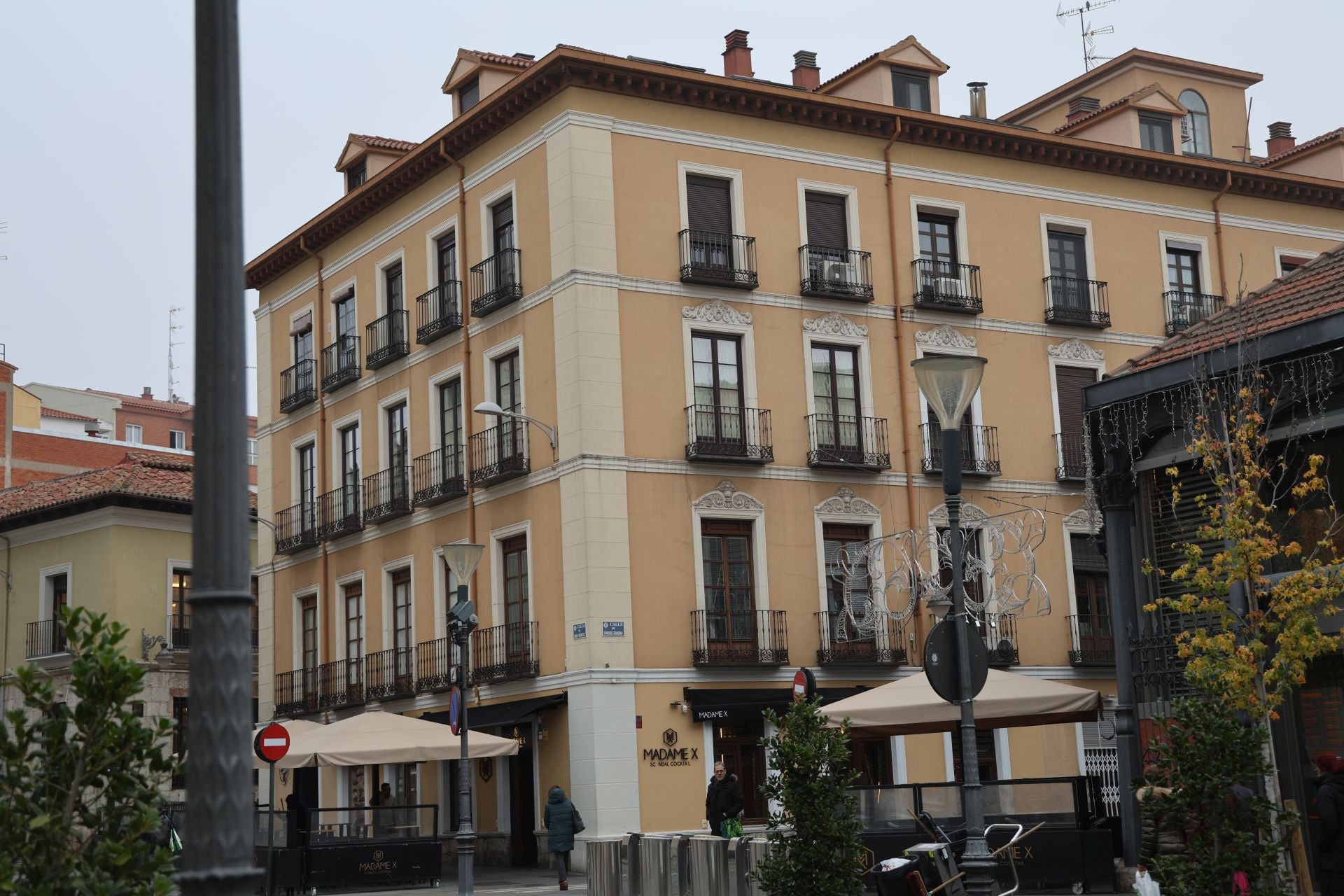 Un recorrido en imágenes por la calle de San Benito