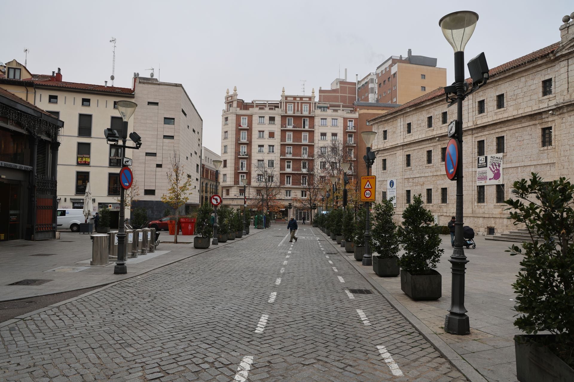 Un recorrido en imágenes por la calle de San Benito