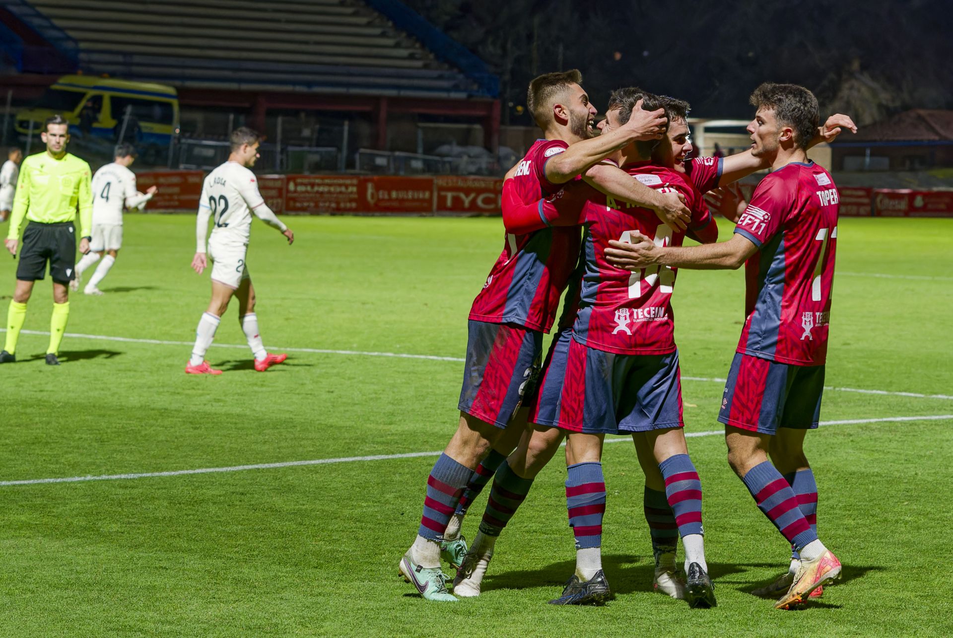 Las imágenes del partido entre el Real Ávila y el Real Valladolid