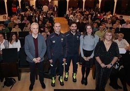 Representantes de las entidades homenajeadas, en el Teatro Principal.