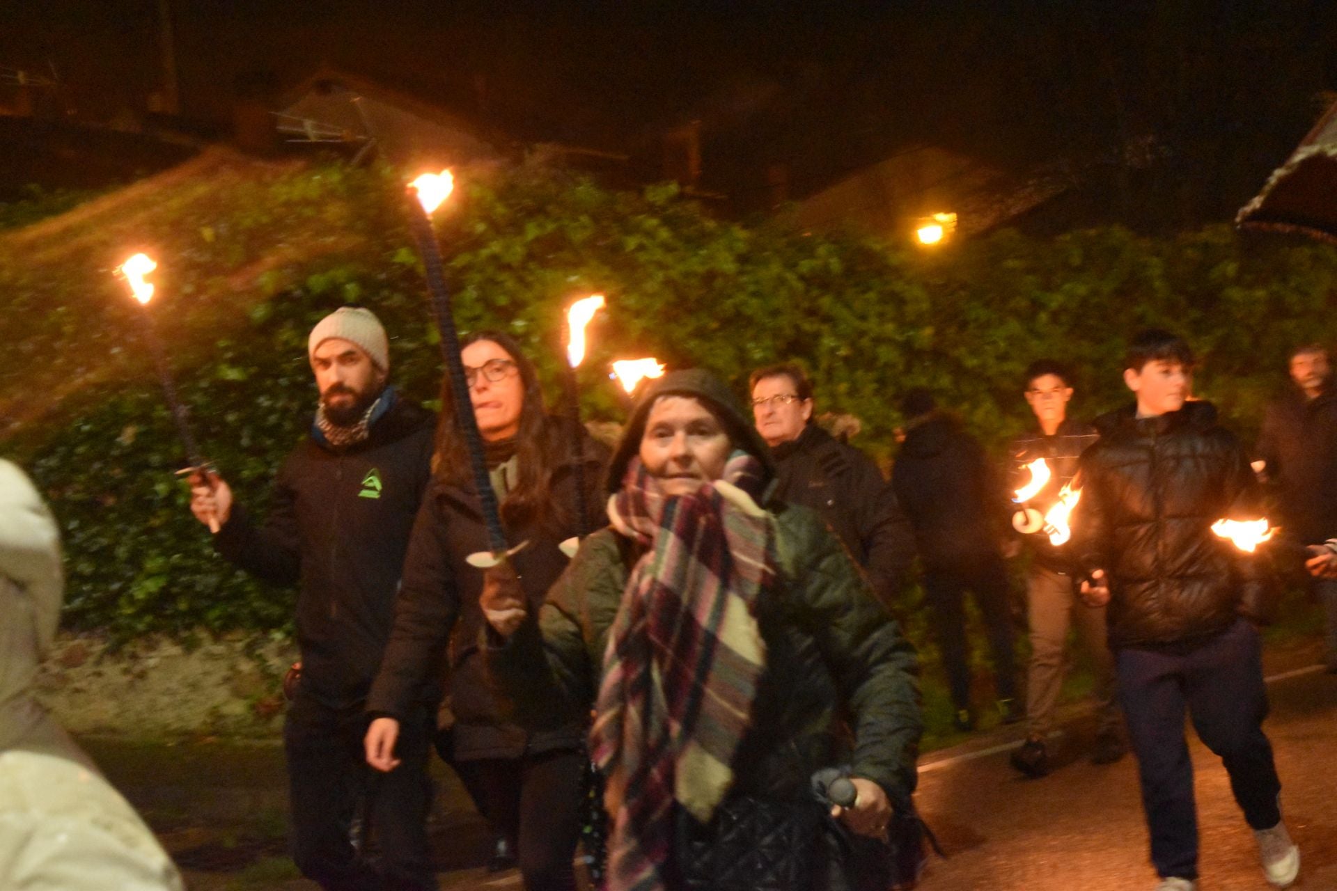 Barruelo festeja a Santa Bárbara con antorchas