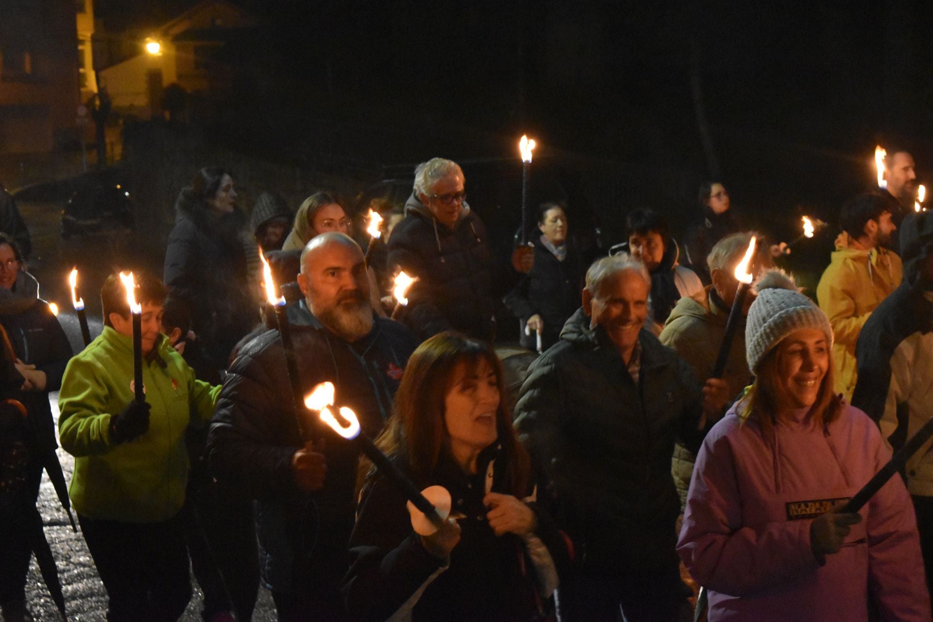 Barruelo festeja a Santa Bárbara con antorchas