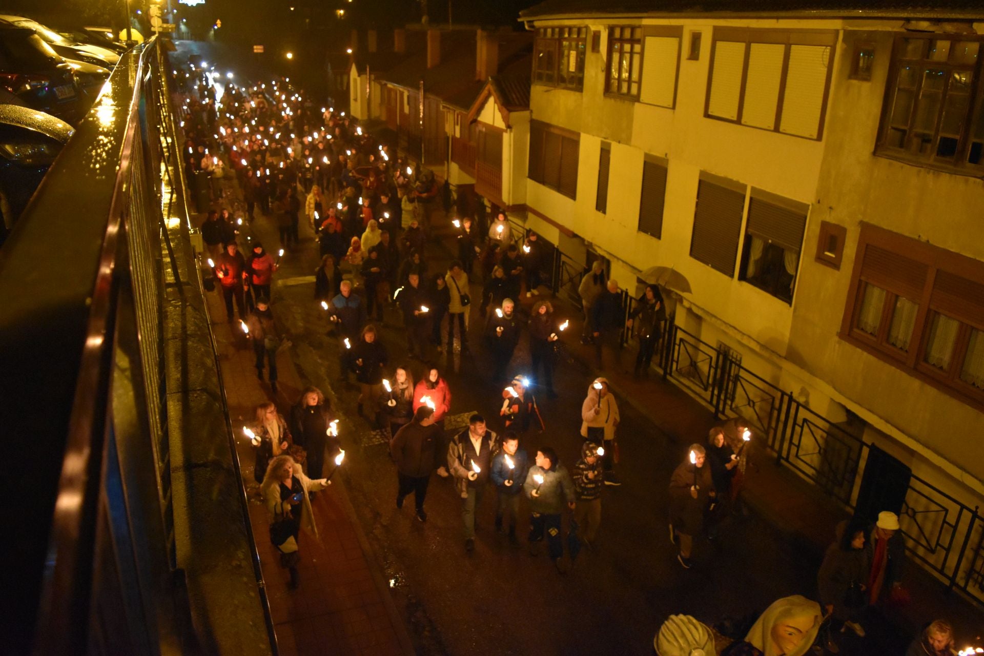 Barruelo festeja a Santa Bárbara con antorchas