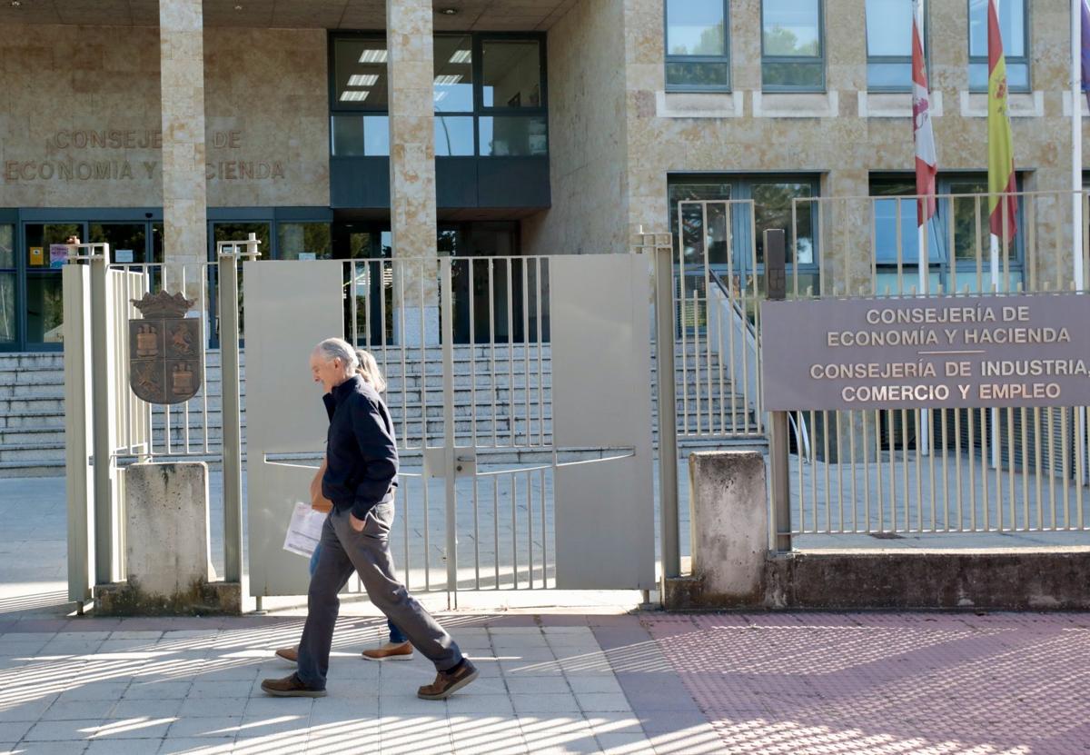 Entrada a las consejerías de