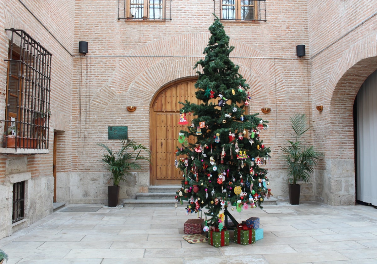 Árbol de la Esperanza en el Patio del Pozo de Medina del Campo