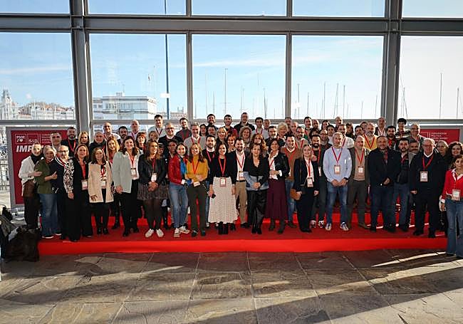 Foto de familia en la convención política de La Coruña, en enero.