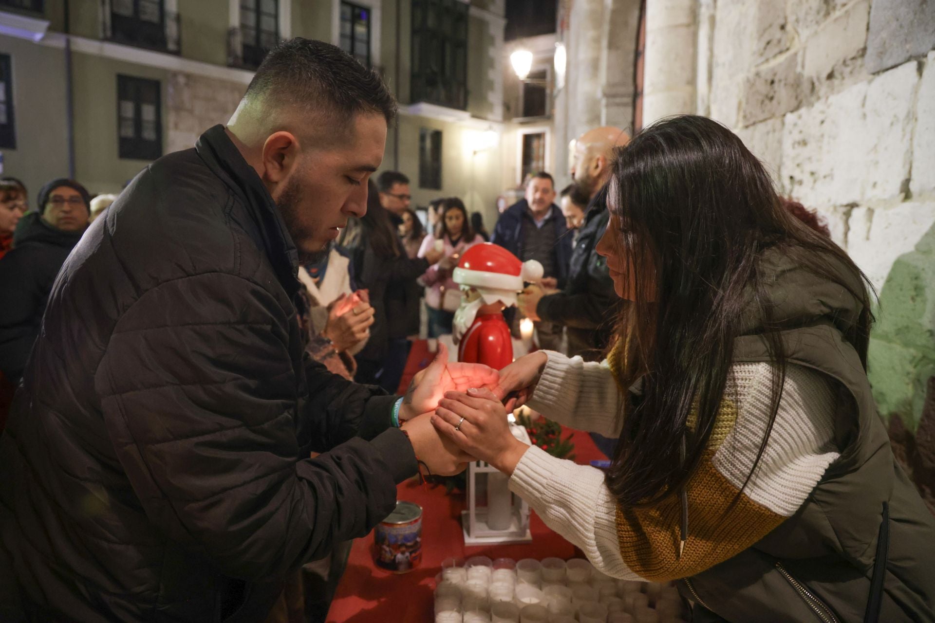 Las imágenes de la noche de velitas en San Martín