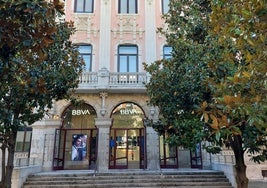 Sede de BBVA en la calle Duque de la Victoria de Valladolid.