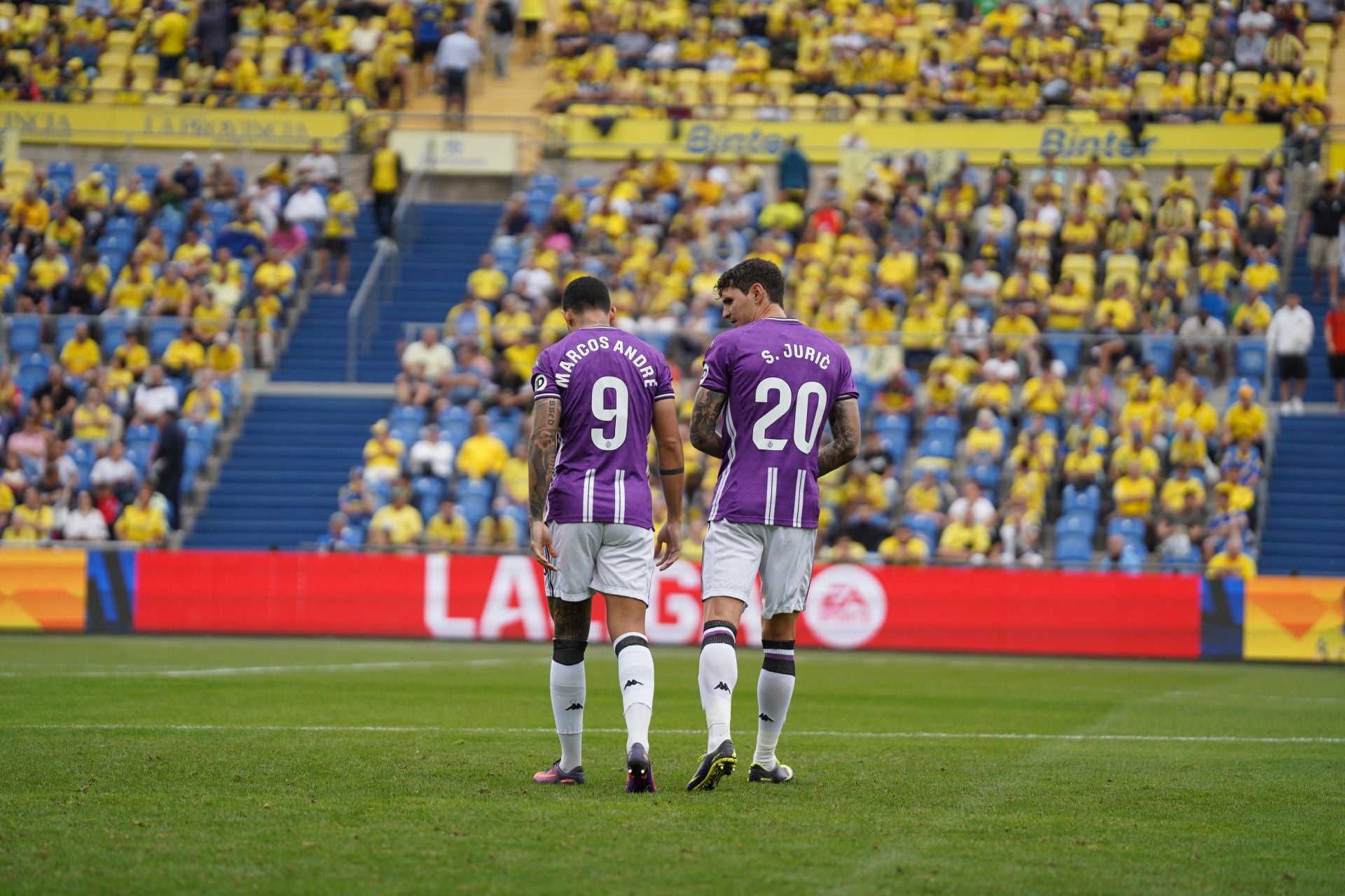 Las imágenes del partido entre Las Palmas y el Real Valladolid