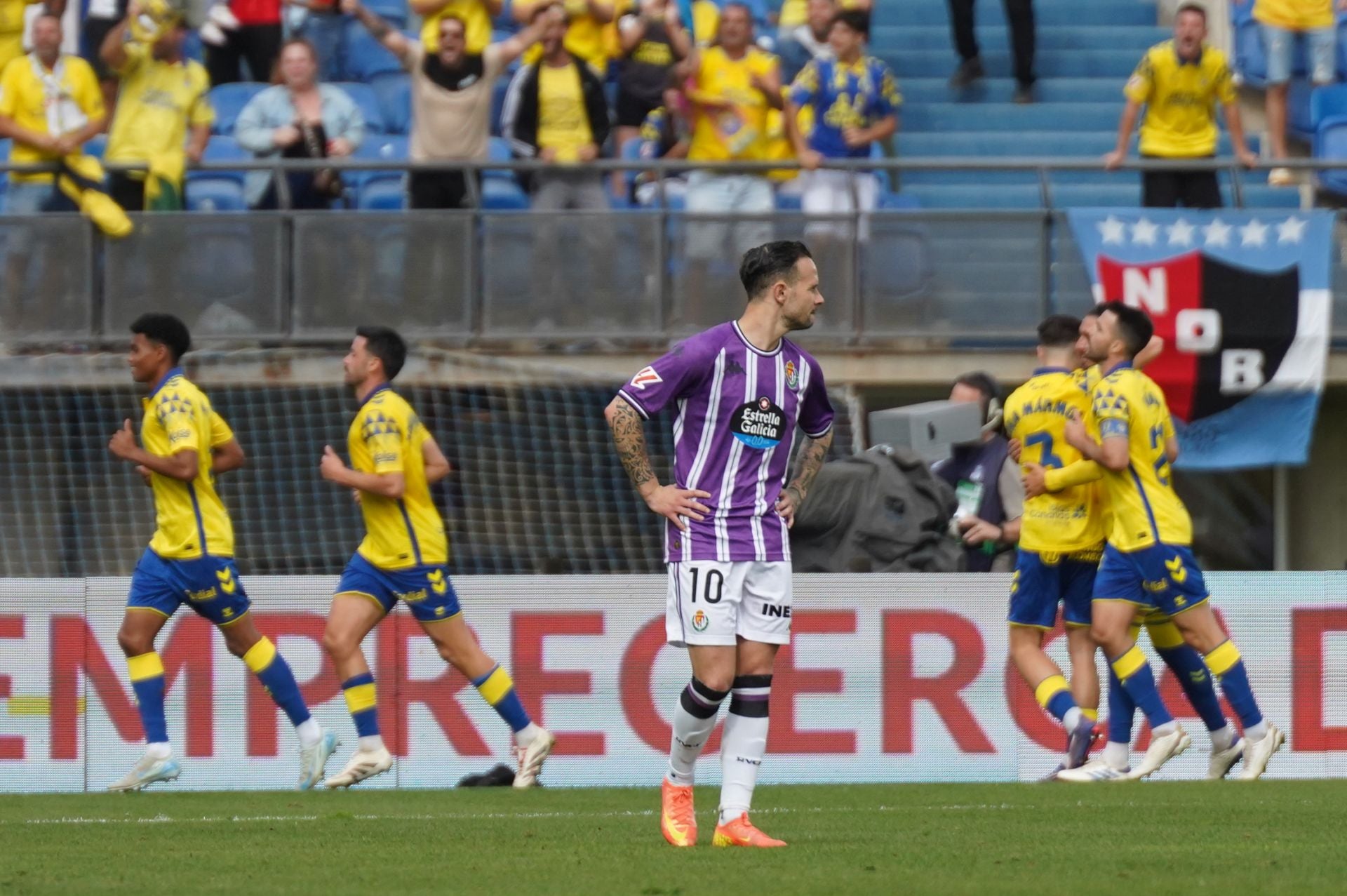 Las imágenes del partido entre Las Palmas y el Real Valladolid