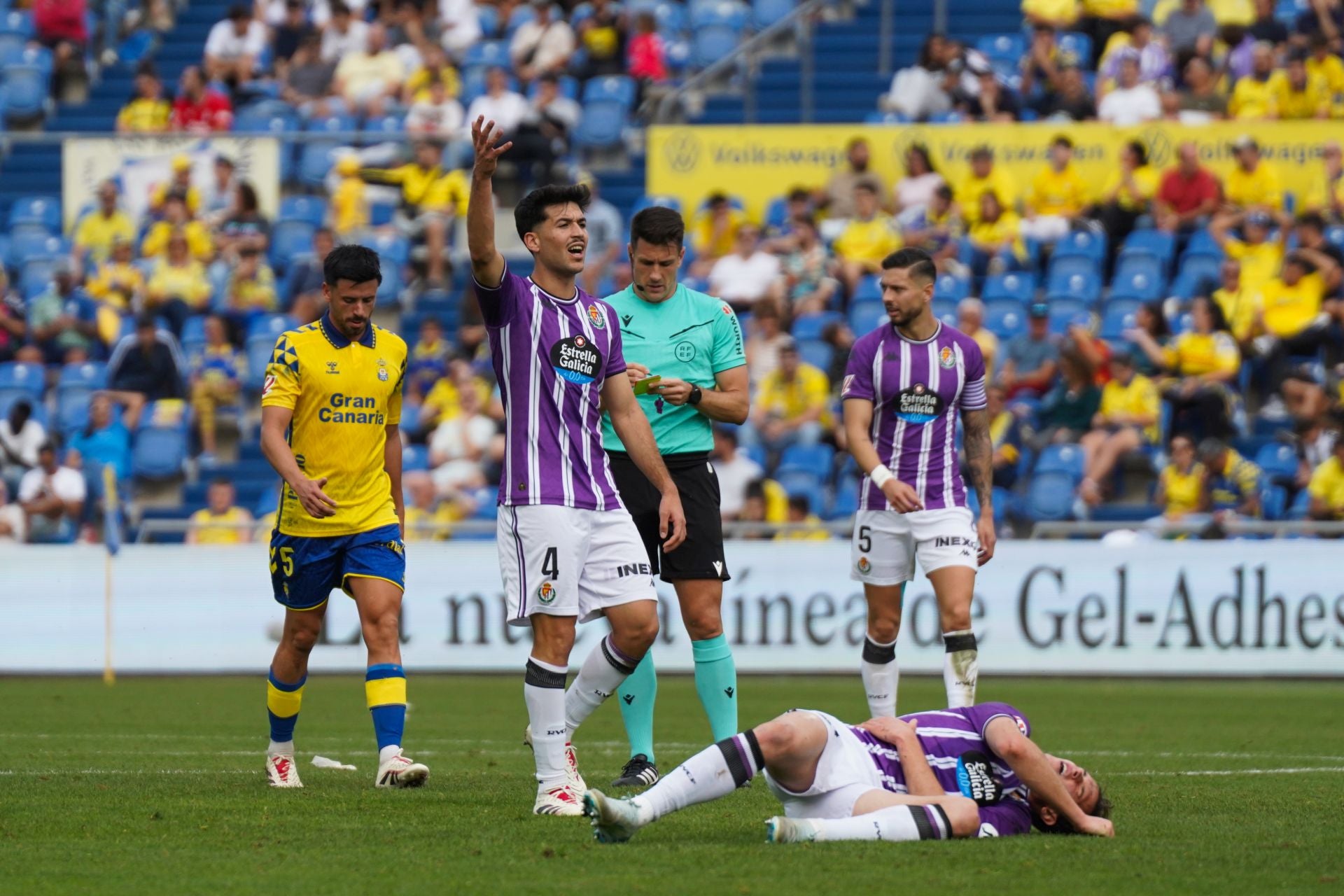 Las imágenes del partido entre Las Palmas y el Real Valladolid