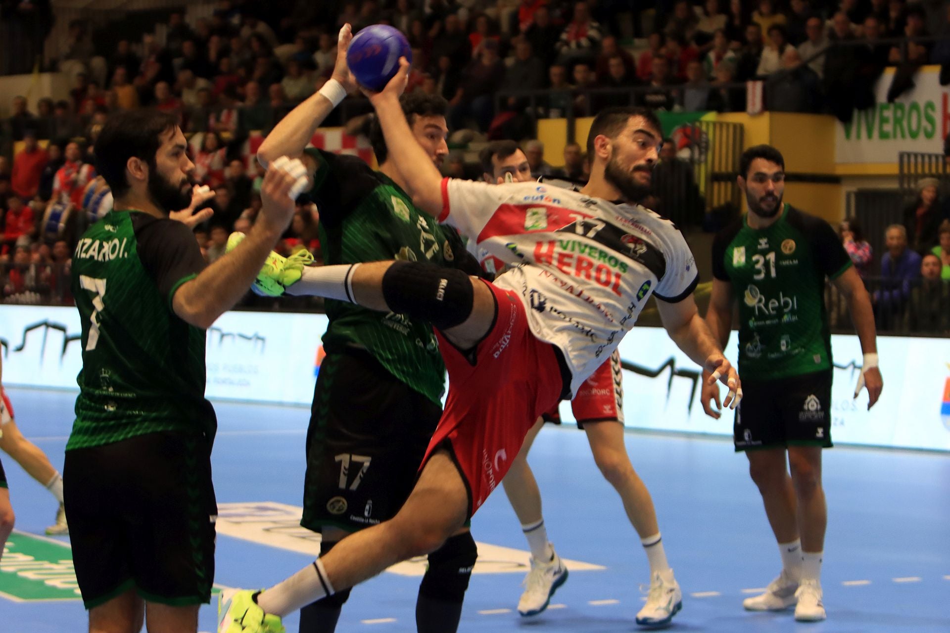 Fotos de la derrota del Balonmano Nava