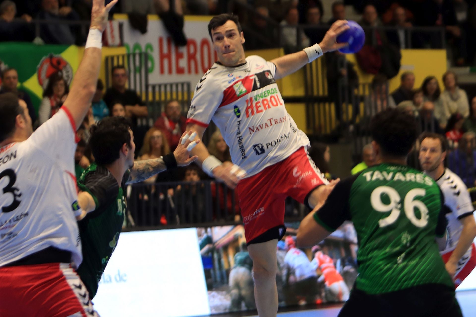 Fotos de la derrota del Balonmano Nava