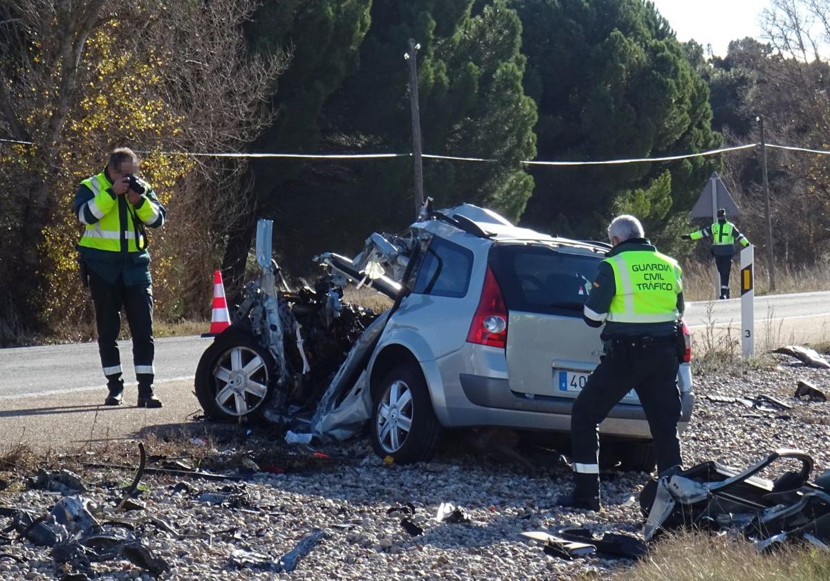 Un muerto en una colisión frontal entre un camión y un coche en Mojados