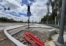 Obras sin concluir del carril bici del Camino Viejo de Simancas.