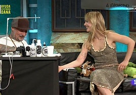 La actriz preparada para el tatuaje.