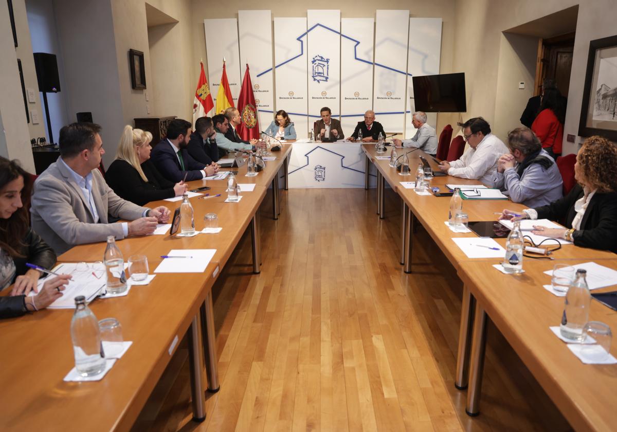 Reunión de la Comisión de Políticas de Agua y Medio Ambiente de la FEMP celebrada este martes en el Palacio de Pimentel de Valladolid