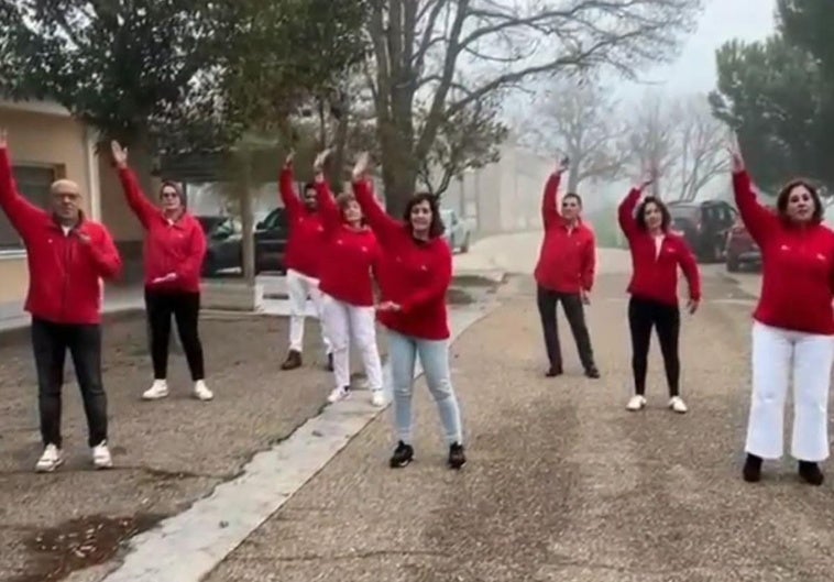 Baile de felicitación del Centro de Salud de Villafrechós para sus pueblos