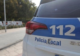 Mordido en la mano al separar a un perro suelto que estaba atacando al suyo