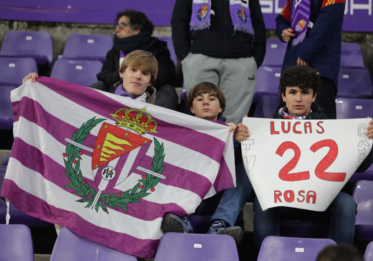 Búscate en la grada del estadio José Zorrilla (2/4)