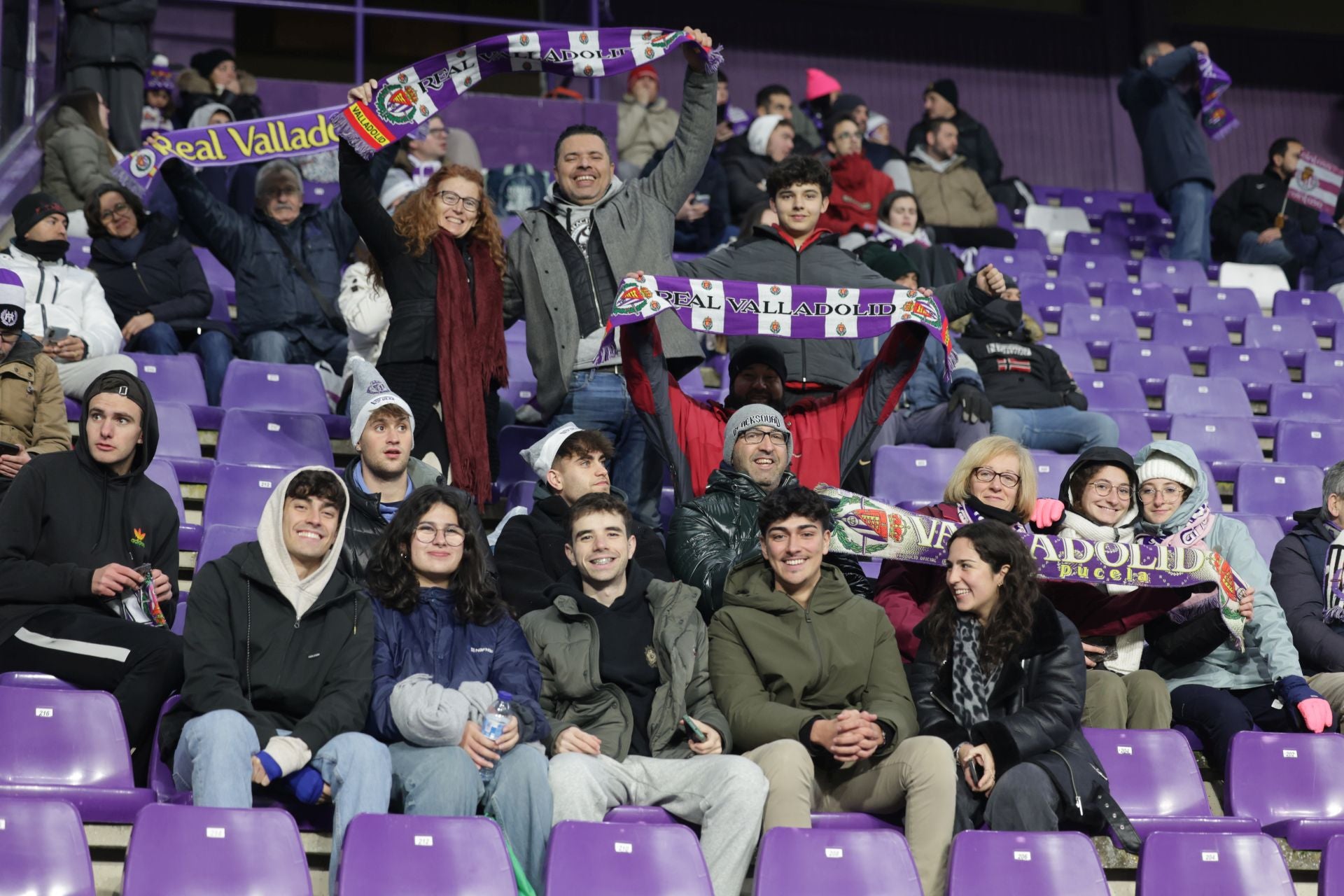 Búscate en la grada del estadio José Zorrilla (2/4)