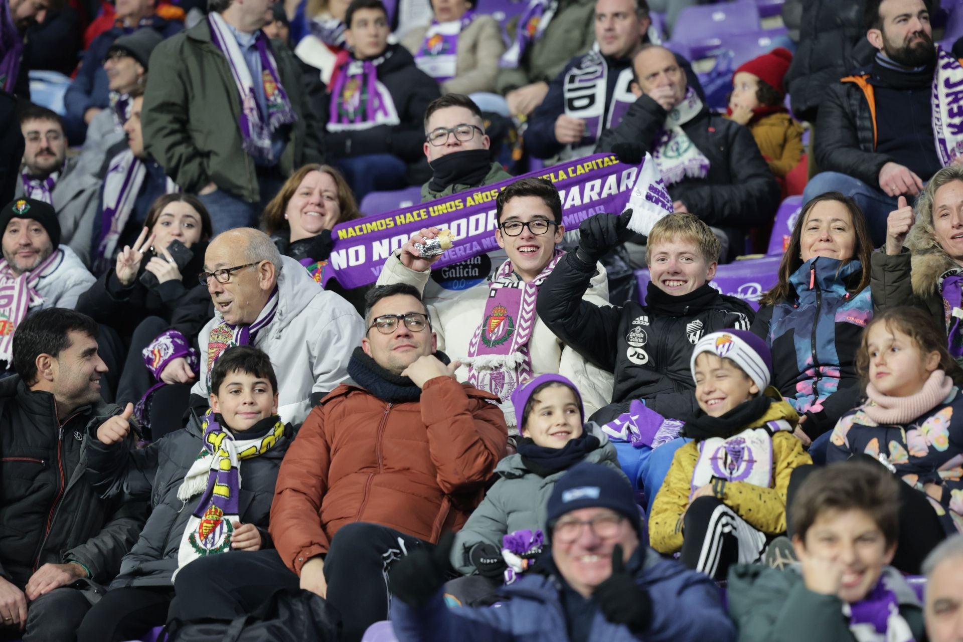 Búscate en la grada del estadio José Zorrilla (2/4)