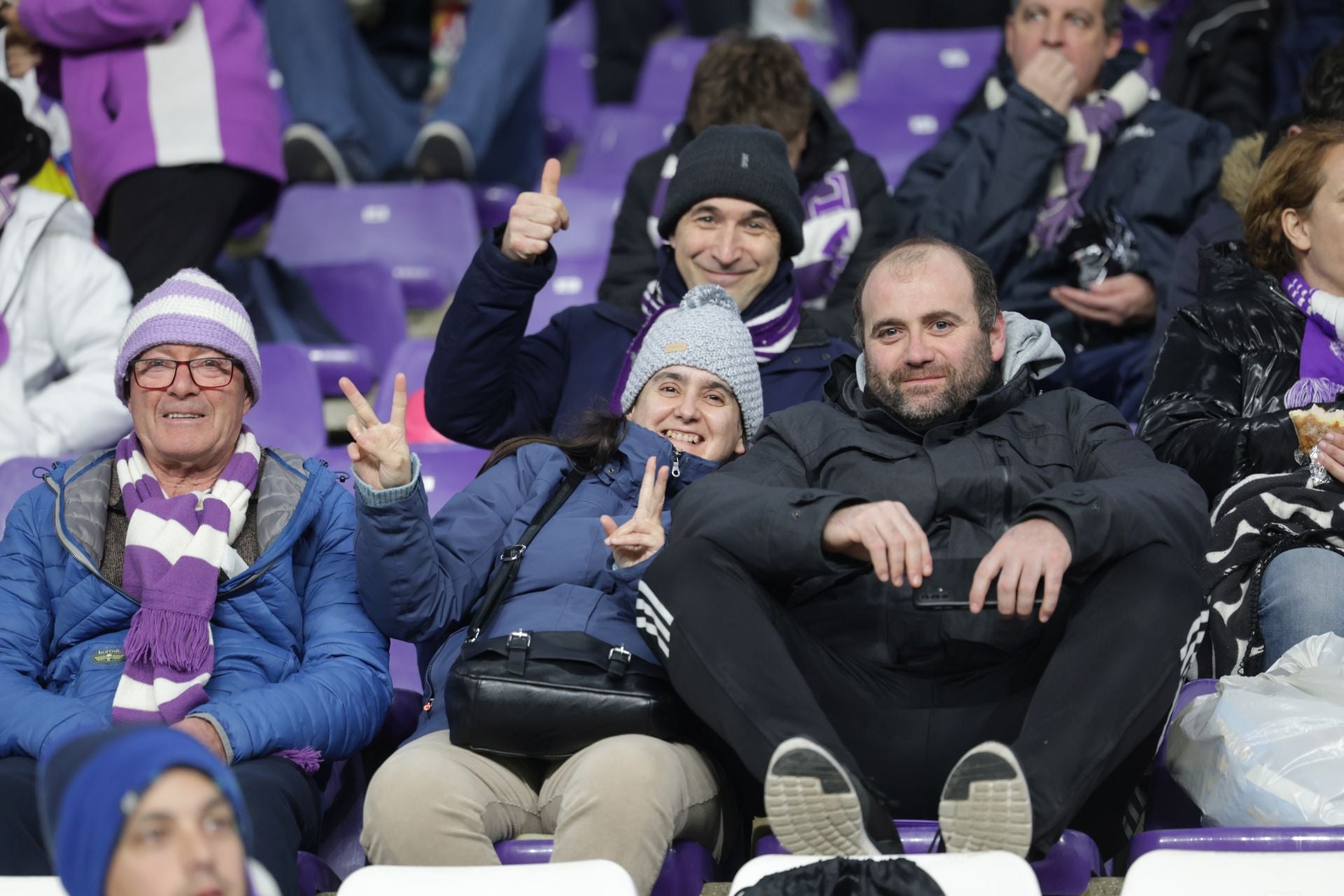 Búscate en la grada del estadio José Zorrilla (3/4)