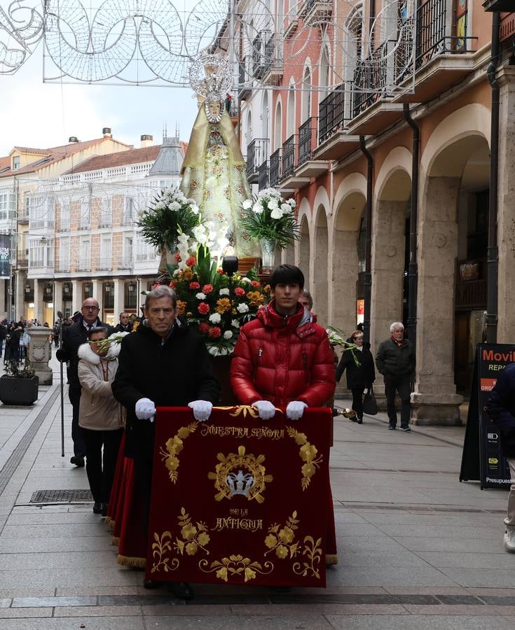 Santa Lucía recorre las calles de Palencia