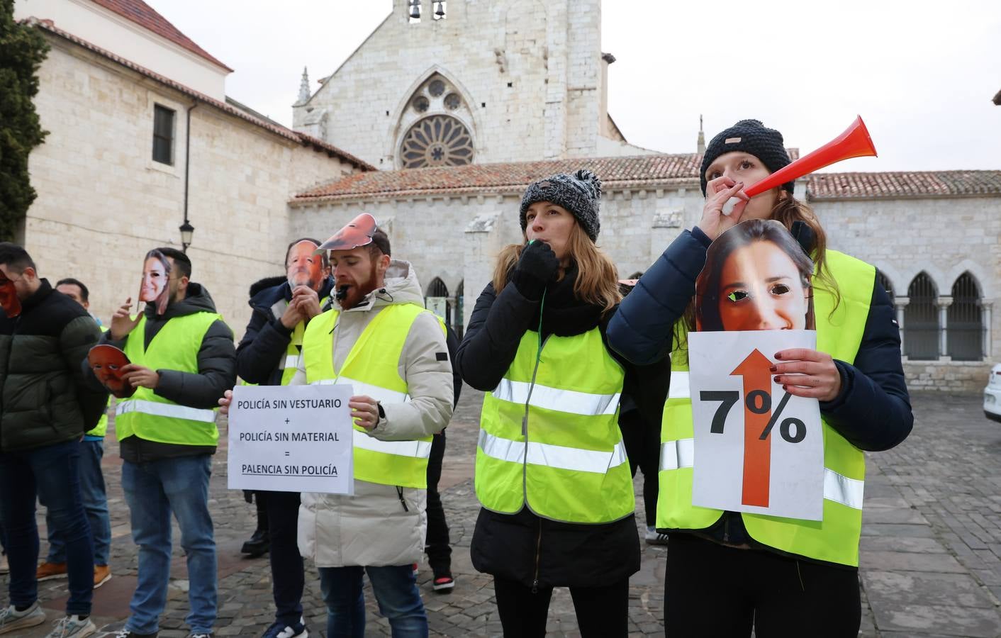 Silbidos y pataleos de la Policía Local de Palencia